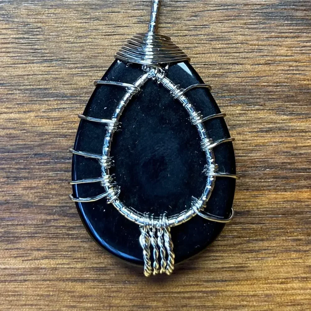Necklace - Black Agate Pendant - Tree of Life - Silver Wire and Chain NEW